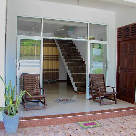 Sasmika Villa Surf And Yoga Hostel Weligama Kültér fotó