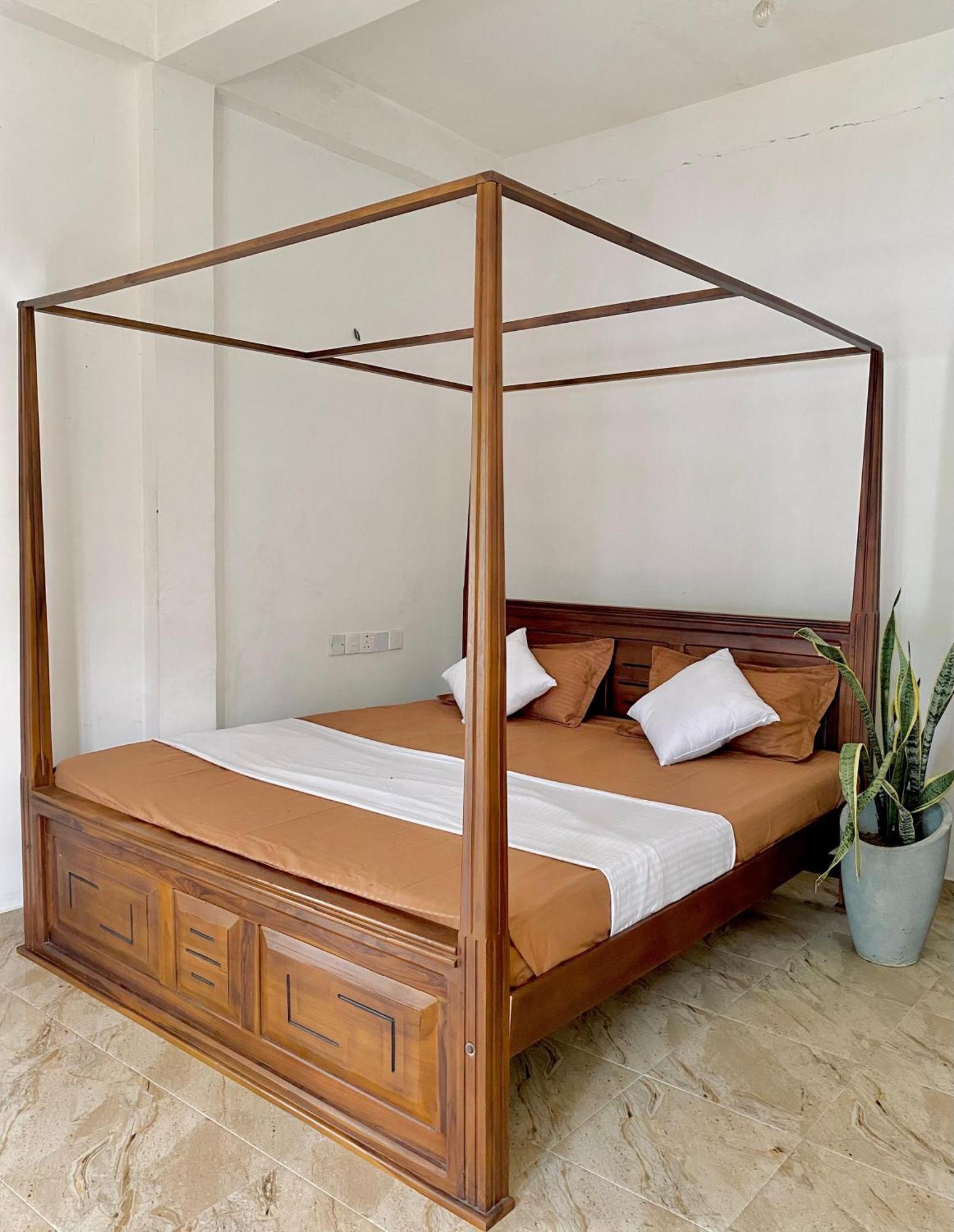 Sasmika Villa Surf And Yoga Hostel Weligama Kültér fotó