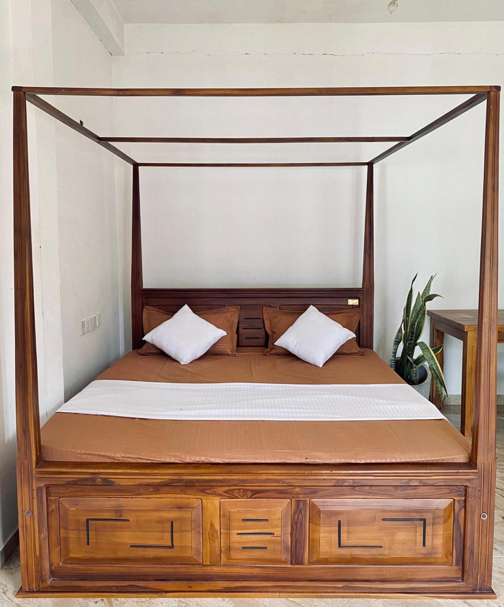 Sasmika Villa Surf And Yoga Hostel Weligama Kültér fotó