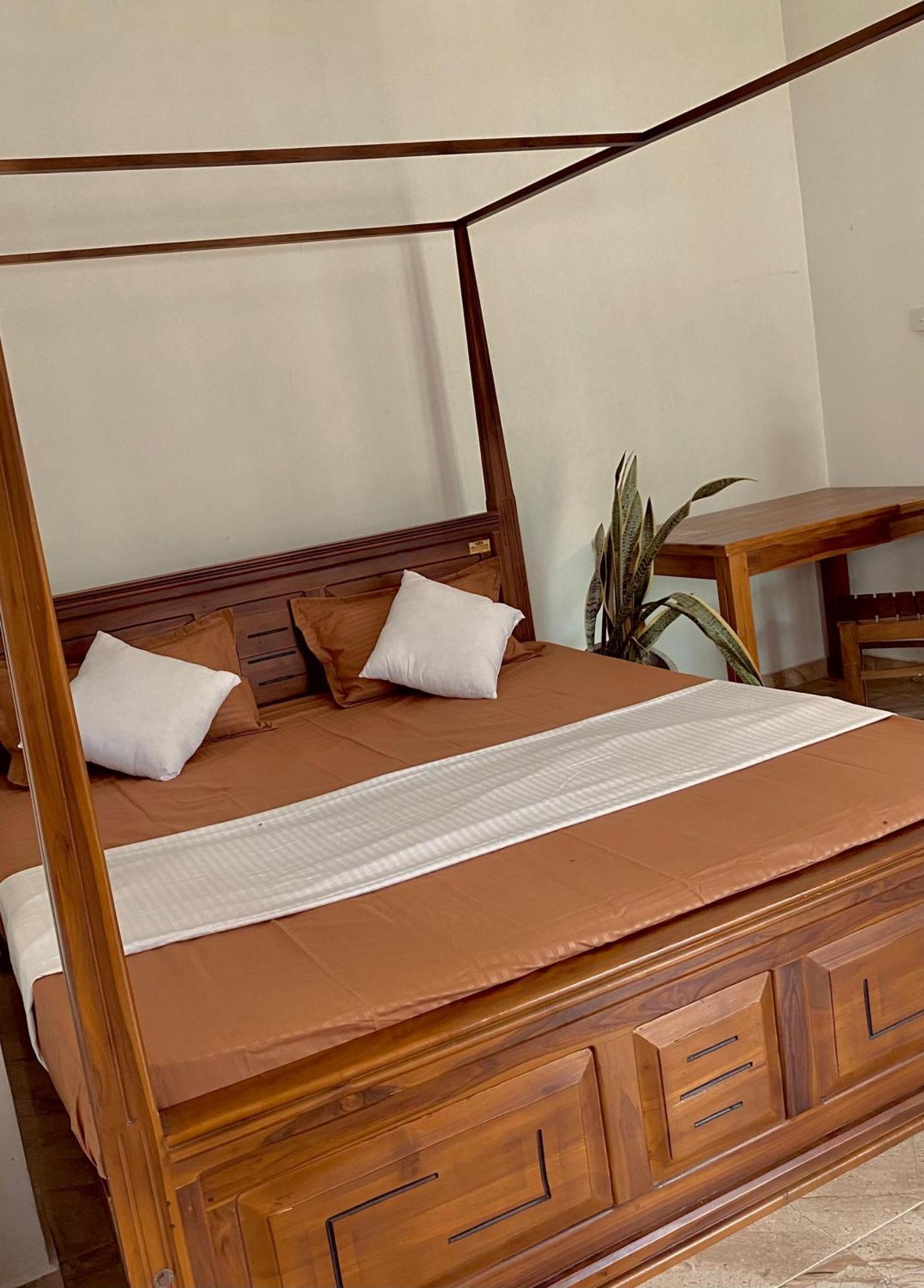 Sasmika Villa Surf And Yoga Hostel Weligama Kültér fotó