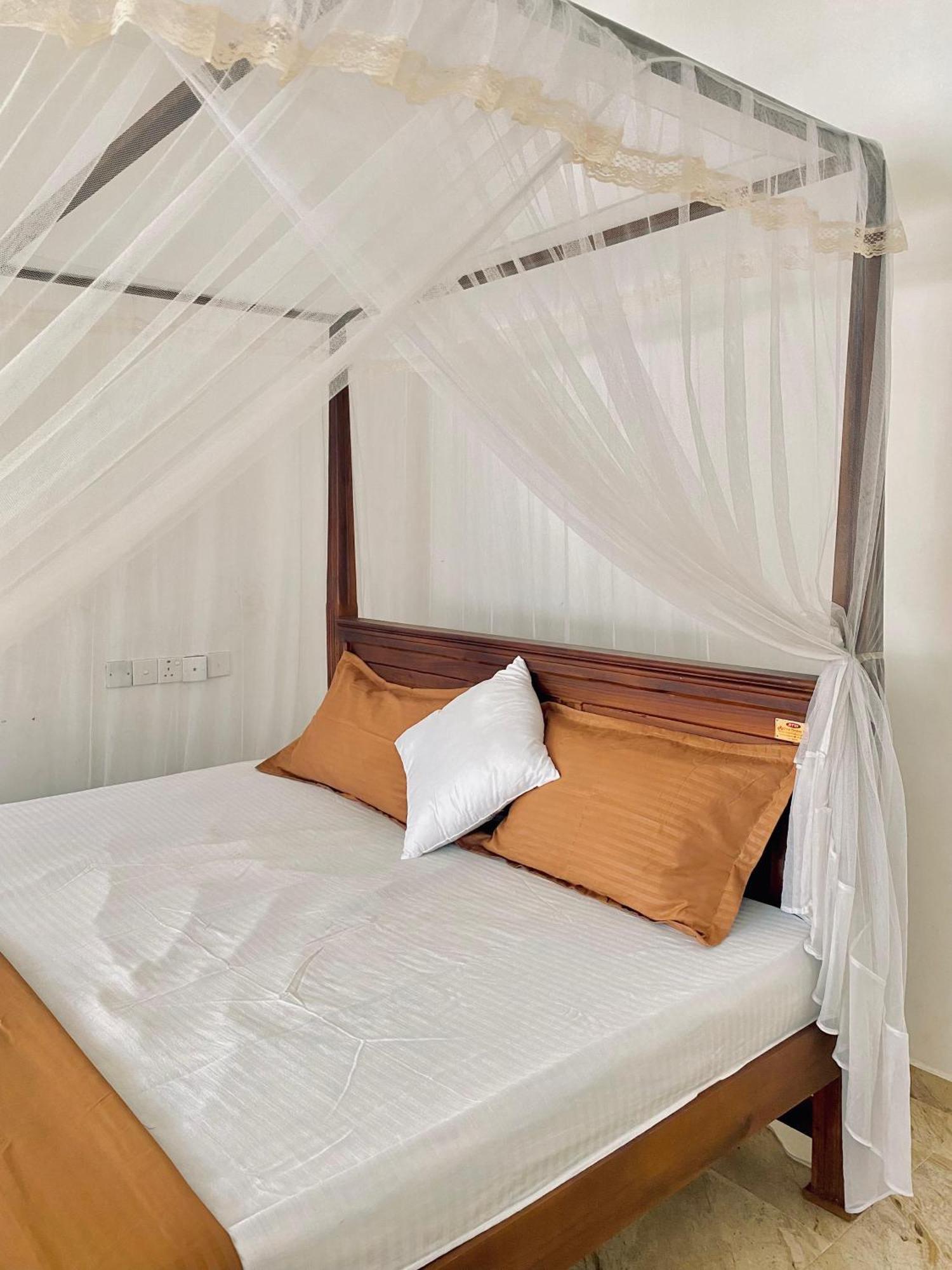 Sasmika Villa Surf And Yoga Hostel Weligama Kültér fotó