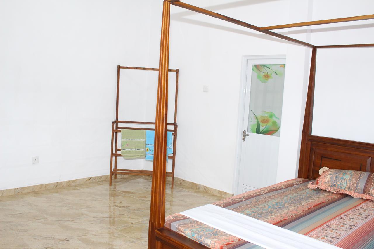 Sasmika Villa Surf And Yoga Hostel Weligama Kültér fotó